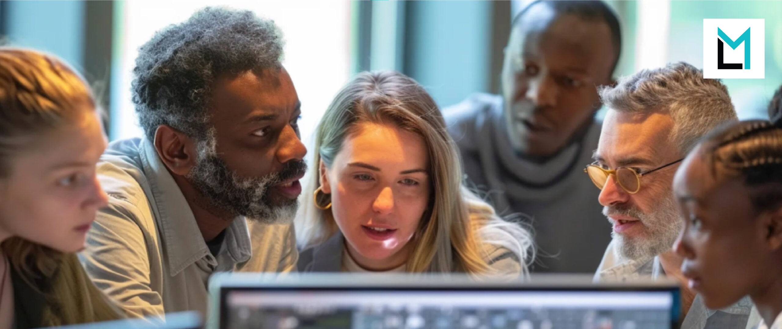 A team is being trained in the use of the best knowledge management software